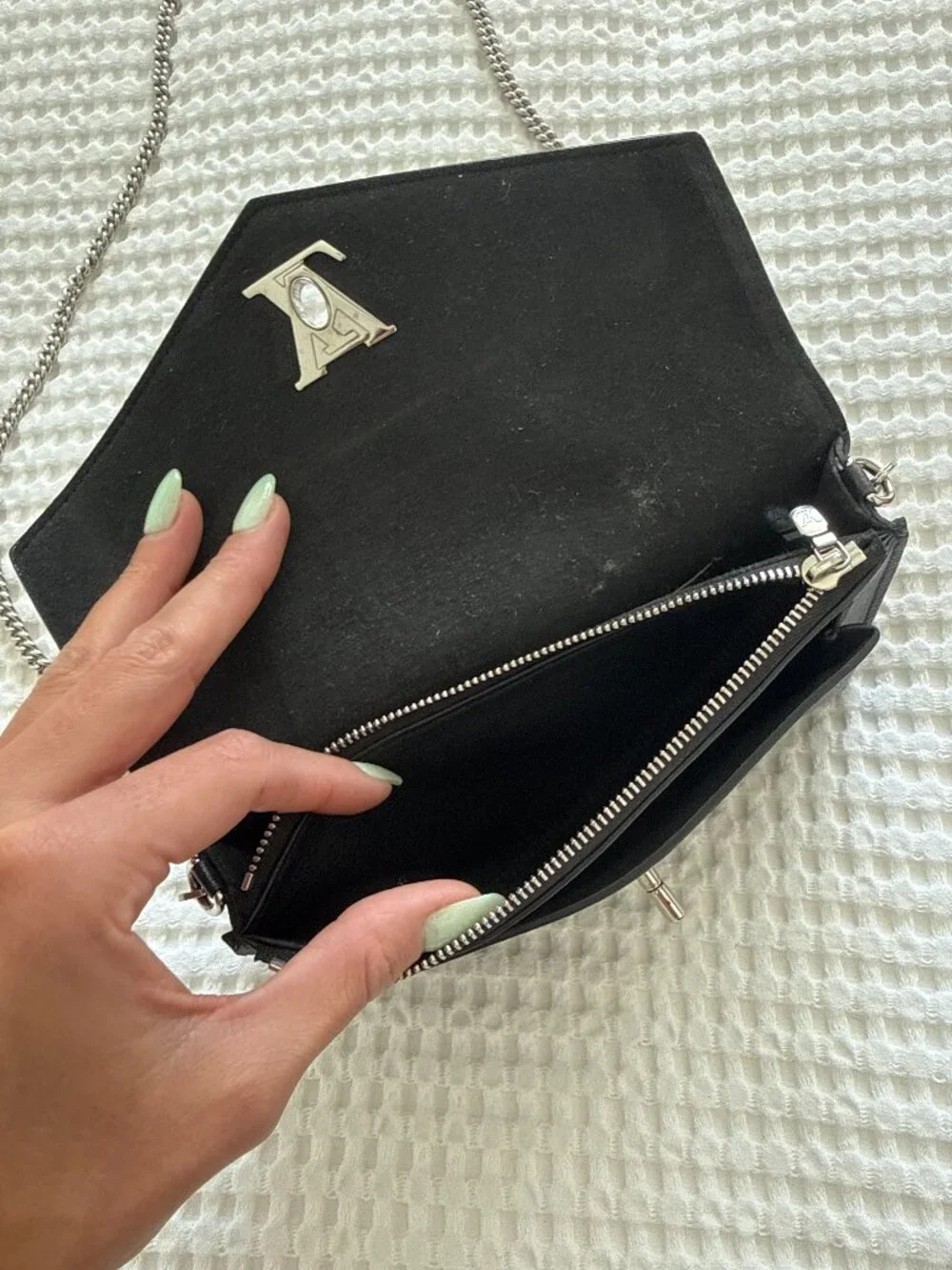 Louis Vuitton Mylockme Chain Pochette - Picture 3 of 5